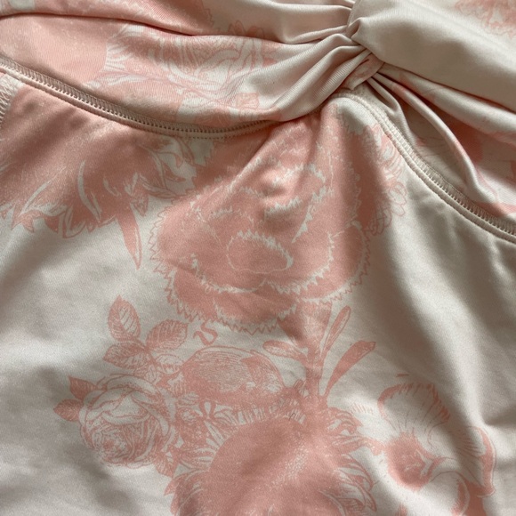 Lululemon backless top - Picture 3 of 3